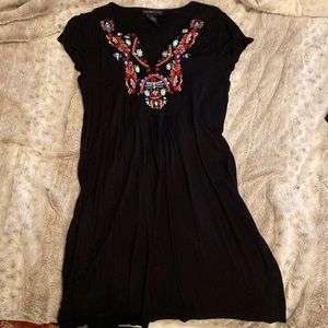 Black short dress with embroidery